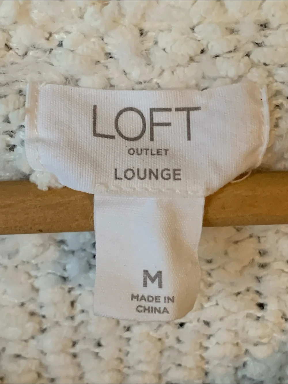 LOFT Fluffy Eyelash Knit V Neck Sweater Ivory Off-White Stretchy Soft Size M